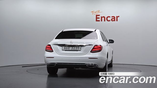 Mercedes-Benz E-Class (W213) E220d Avantgarde 2017 — фото 4