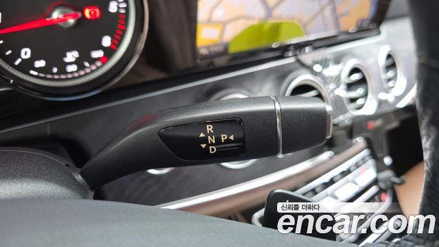 Mercedes-Benz E-Class (W213) E220d Avantgarde 2017 — фото 9