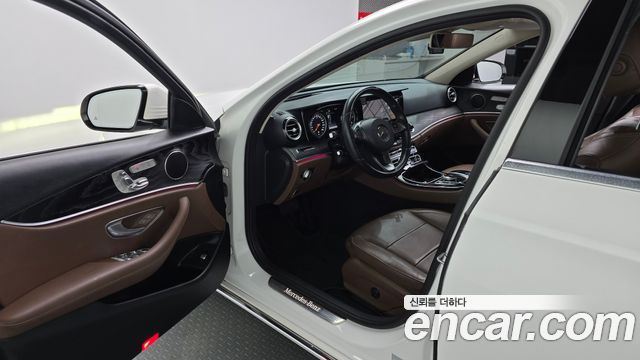 Mercedes-Benz E-Class (W213) E220d Avantgarde 2017 — фото 10