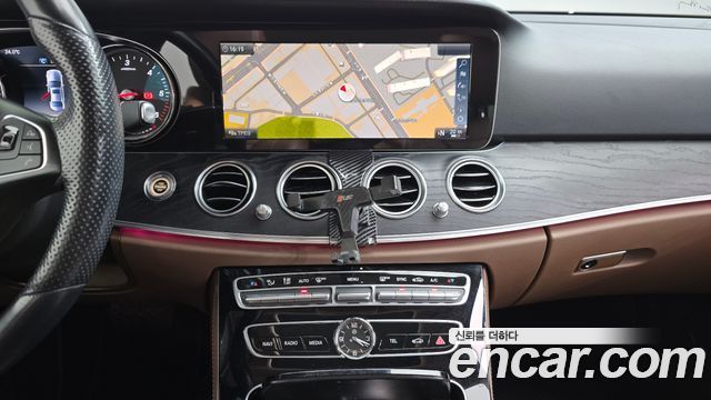 Mercedes-Benz E-Class (W213) E220d Avantgarde 2017 — фото 12