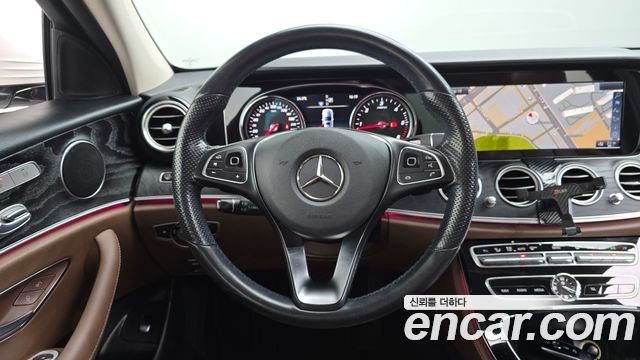 Mercedes-Benz E-Class (W213) E220d Avantgarde 2017 — фото 13