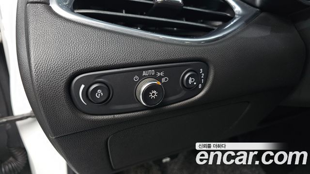 Chevrolet Malibu 2.0 Turbo LT Permium 2018 — фото 18