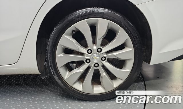 Chevrolet Malibu 2.0 Turbo LT Permium 2018 — фото 21