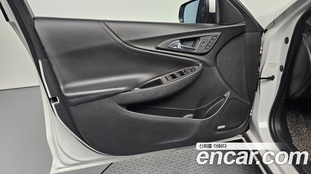 Chevrolet Malibu 2.0 Turbo LT Permium 2018 — фото 24