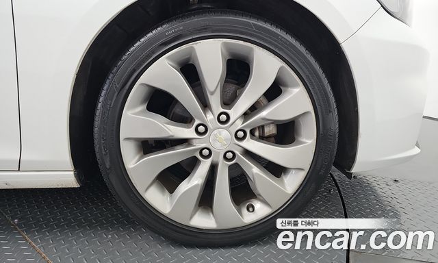 Chevrolet Malibu 2.0 Turbo LT Permium 2018 — фото 33