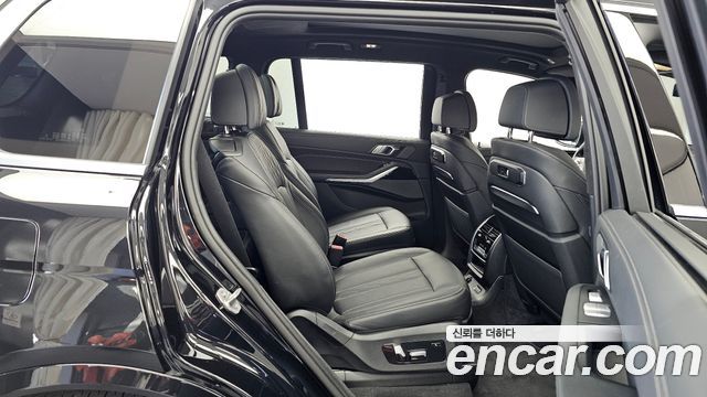 BMW X7 (G07) xDrive 40i M Sport 6STR 2024 — фото 16