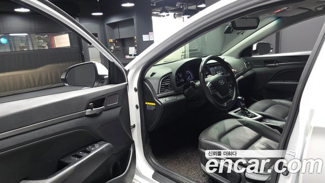 Hyundai Avante (AD) 1.6 GDI Smart Special 2016 — фото 10