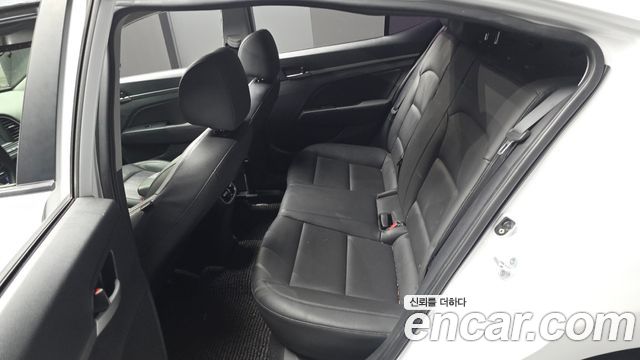 Hyundai Avante (AD) 1.6 GDI Smart Special 2016 — фото 11