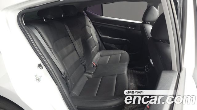 Hyundai Avante (AD) 1.6 GDI Smart Special 2016 — фото 12