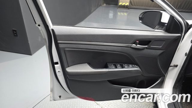 Hyundai Avante (AD) 1.6 GDI Smart Special 2016 — фото 24