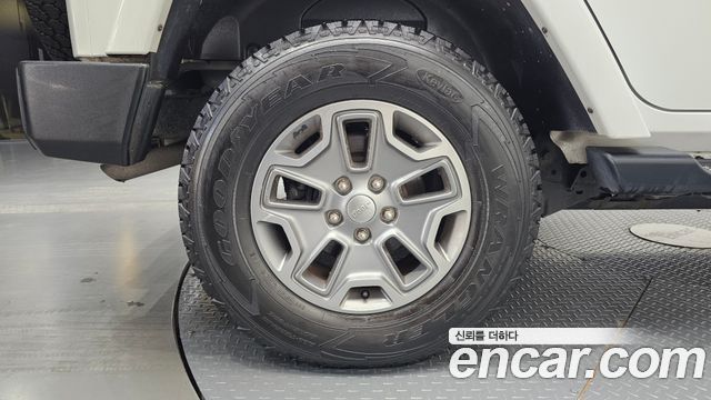 Jeep Wrangler (JK) 3.6 Sahara 4Door 2016 — фото 5