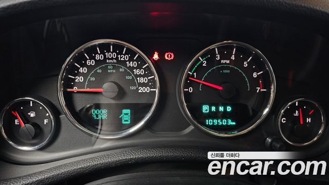 Jeep Wrangler (JK) 3.6 Sahara 4Door 2016 — фото 8