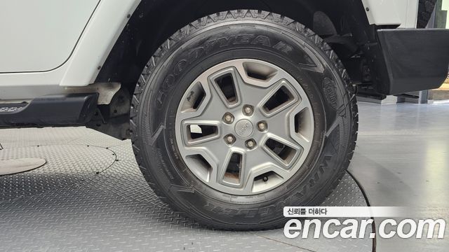 Jeep Wrangler (JK) 3.6 Sahara 4Door 2016 — фото 21