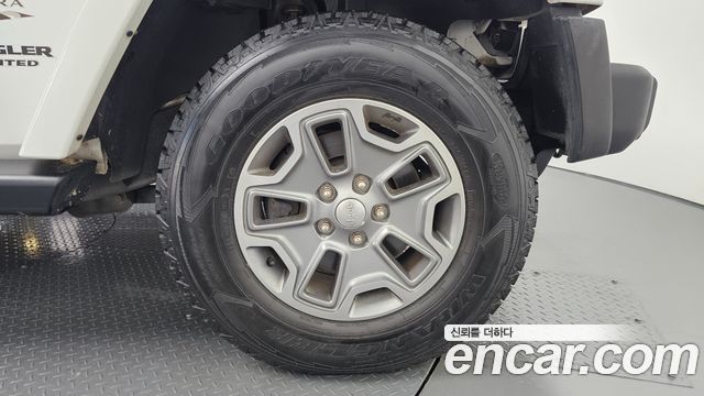 Jeep Wrangler (JK) 3.6 Sahara 4Door 2016 — фото 31