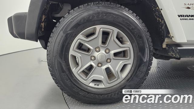 Jeep Wrangler (JK) 3.6 Sahara 4Door 2016 — фото 32
