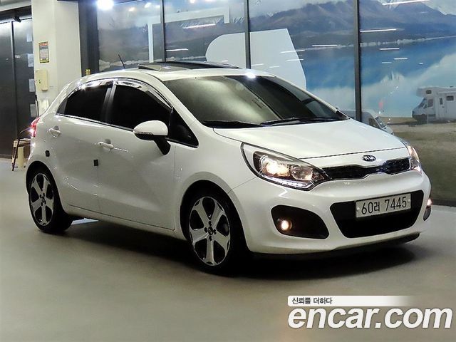 Kia Pride 1.6 GDI Hatchback Prestige