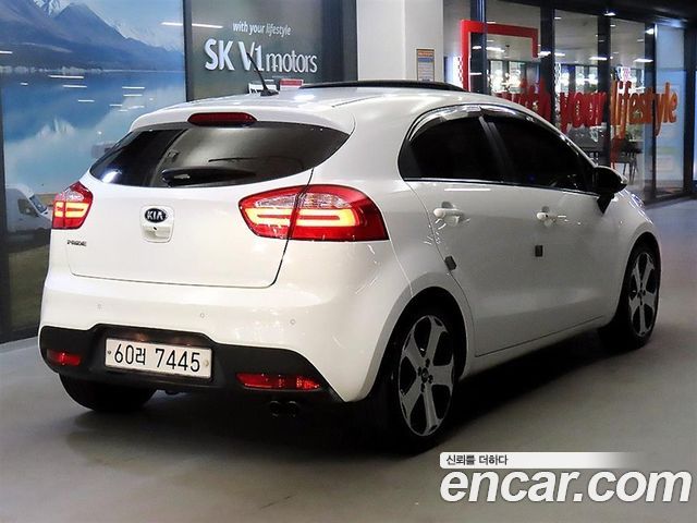 Kia Pride 1.6 GDI Hatchback Prestige 2014 — фото 4