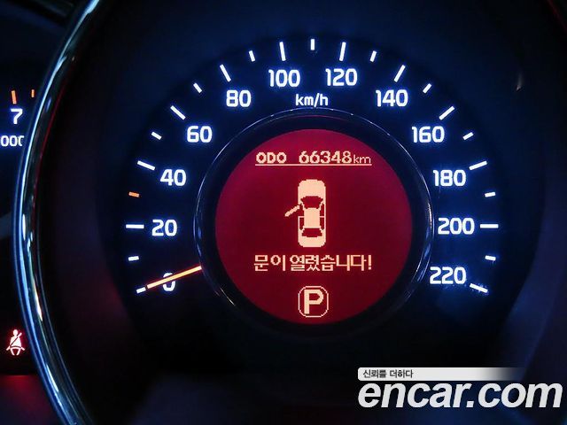 Kia Pride 1.6 GDI Hatchback Prestige 2014 — фото 9