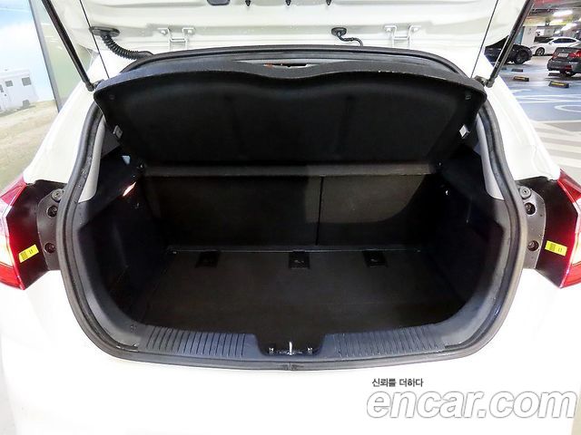 Kia Pride 1.6 GDI Hatchback Prestige 2014 — фото 22