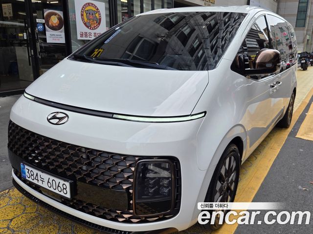 Hyundai Staria Lounge 9-Seater Prestige