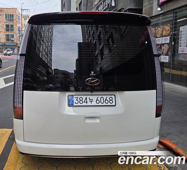 Hyundai Staria Lounge 9-Seater Prestige 2022 — фото 4