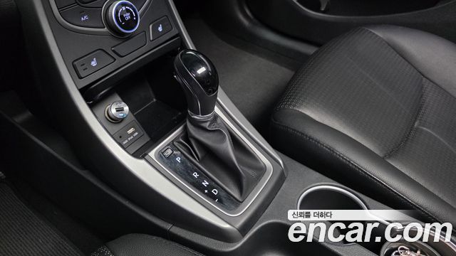Hyundai Avante 1.6 GDi Modern Standard 2014 — фото 9