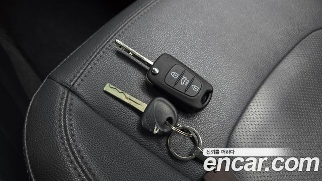 Kia Pride 1.6 GDI Hatchback Luxury 2012 — фото 16