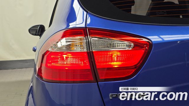 Kia Pride 1.6 GDI Hatchback Luxury 2012 — фото 23