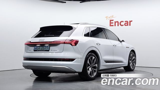 Audi e-tron 55 Quattro 2022 — фото 2
