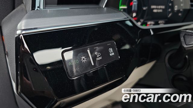 Audi e-tron 55 Quattro 2022 — фото 19