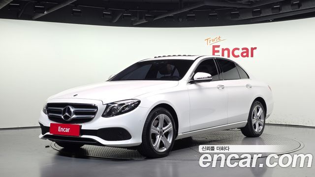 Mercedes-Benz E-Class (W213) E220d 4MATIC Avantgarde 2017 — фото 1