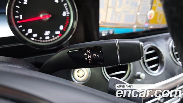 Mercedes-Benz E-Class (W213) E220d 4MATIC Avantgarde 2017 — фото 9