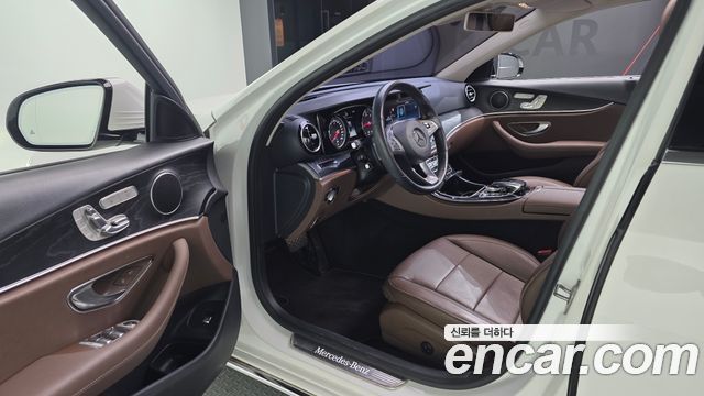 Mercedes-Benz E-Class (W213) E220d 4MATIC Avantgarde 2017 — фото 10