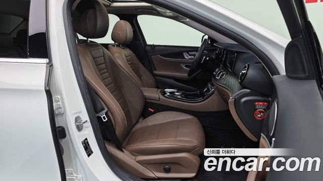 Mercedes-Benz E-Class (W213) E220d 4MATIC Avantgarde 2017 — фото 11