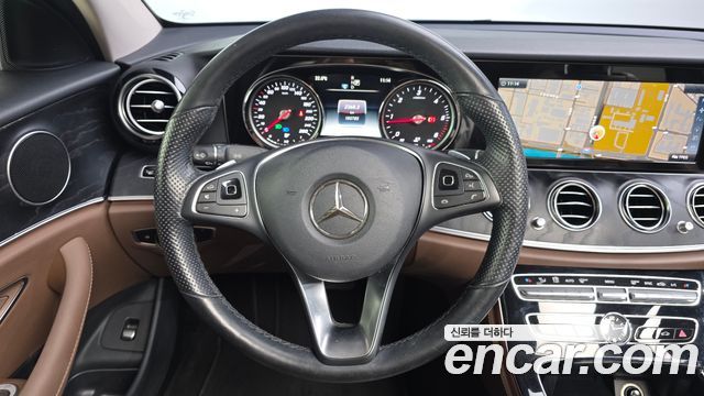 Mercedes-Benz E-Class (W213) E220d 4MATIC Avantgarde 2017 — фото 13