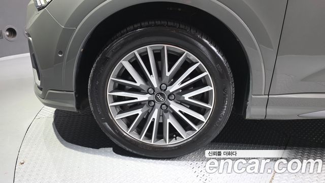Audi Q3 (F3) 40 TFSI Quattro Premium 2023 — фото 5