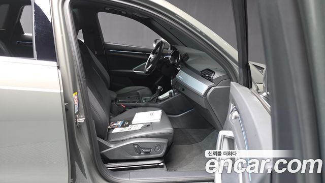 Audi Q3 (F3) 40 TFSI Quattro Premium 2023 — фото 11