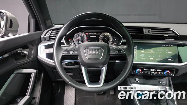 Audi Q3 (F3) 40 TFSI Quattro Premium 2023 — фото 13