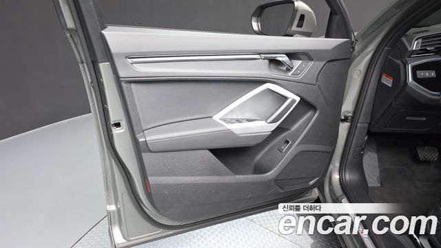 Audi Q3 (F3) 40 TFSI Quattro Premium 2023 — фото 24
