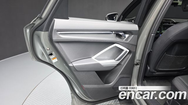 Audi Q3 (F3) 40 TFSI Quattro Premium 2023 — фото 25