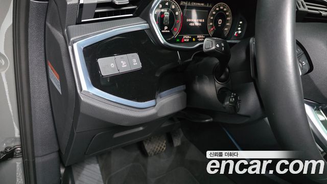 Audi Q3 (F3) 40 TFSI Quattro Premium 2023 — фото 28
