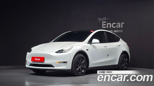 Tesla Model Y Long Range AWD 2022 — фото 1