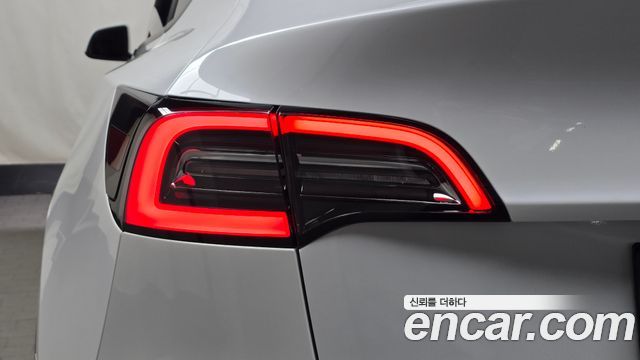 Tesla Model Y Long Range AWD 2022 — фото 29