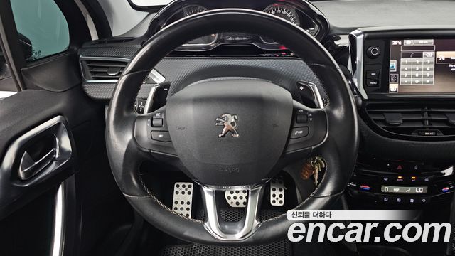 Peugeot 2008 1.6 BlueHDi Feline 2016 — фото 16