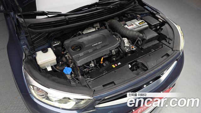 Kia Stonic Diesel 1.6 Prestige 2018 — фото 6