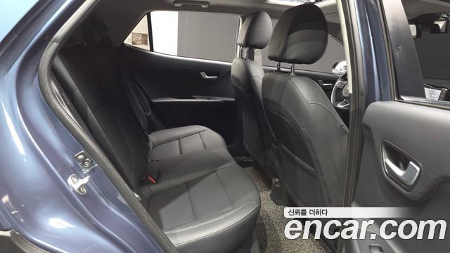 Kia Stonic Diesel 1.6 Prestige 2018 — фото 12