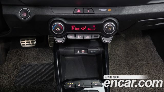 Kia Stonic Diesel 1.6 Prestige 2018 — фото 17