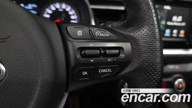 Kia Stonic Diesel 1.6 Prestige 2018 — фото 18