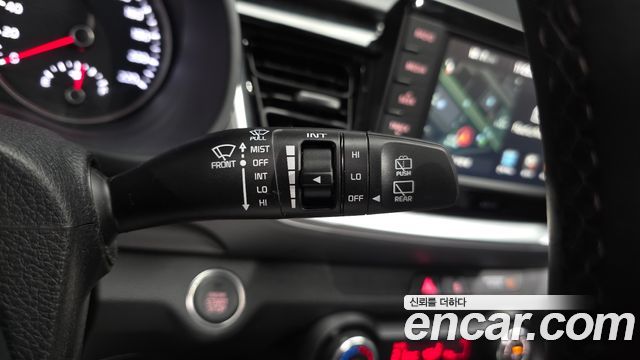 Kia Stonic Diesel 1.6 Prestige 2018 — фото 31