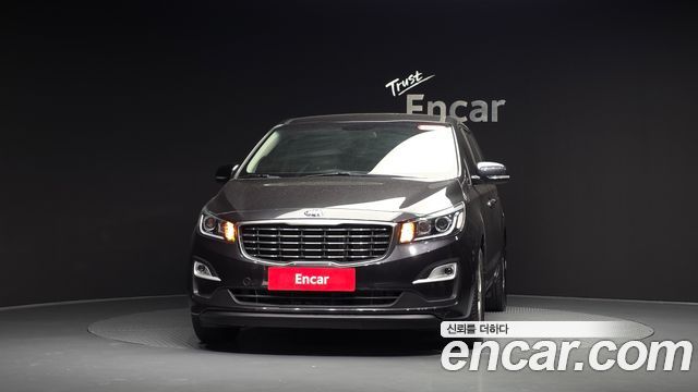 Kia Carnival 11-Seater Deluxe 2019 — фото 3